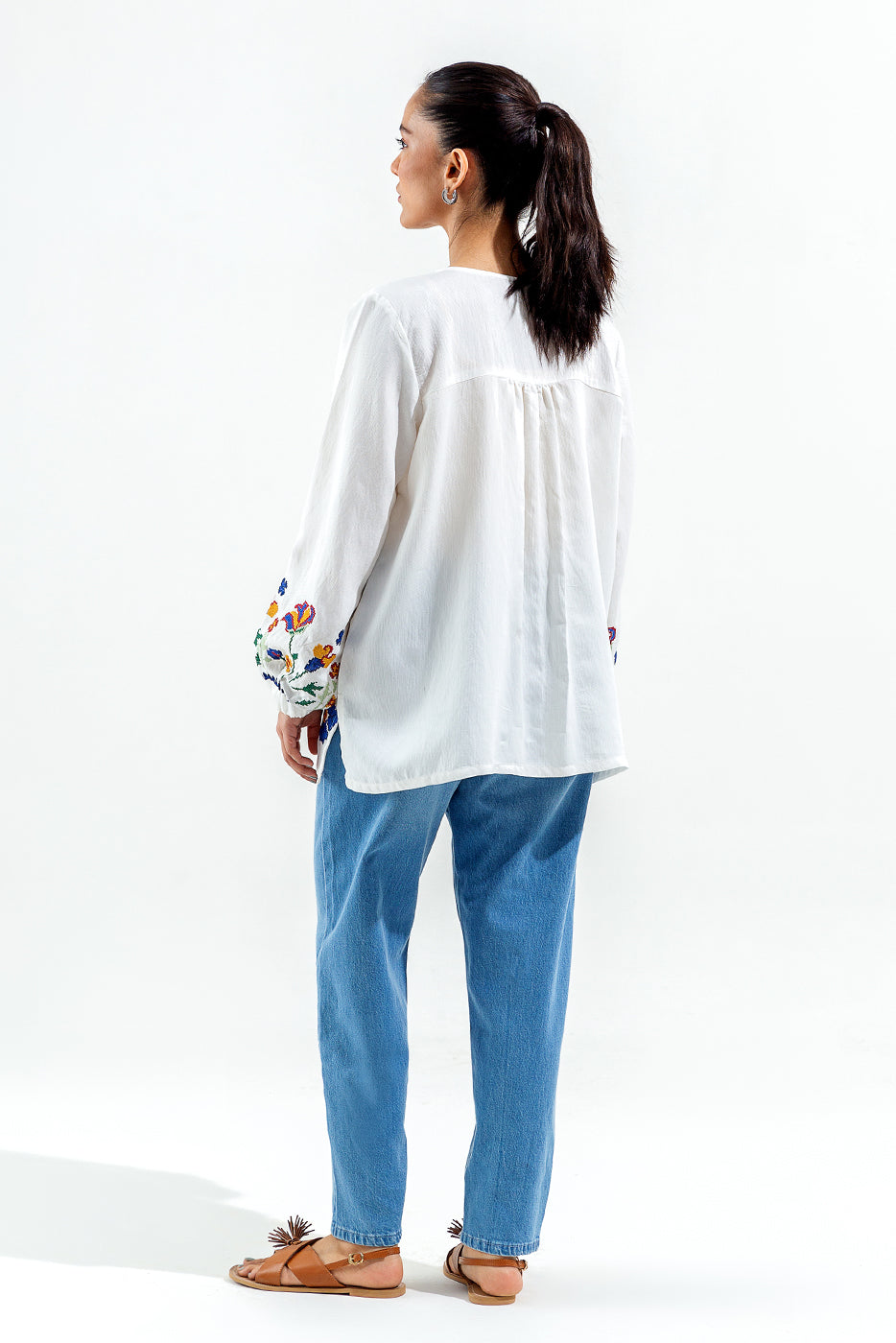 EMBROIDERED DOBBY WHITE ARSH TOP (PRET)