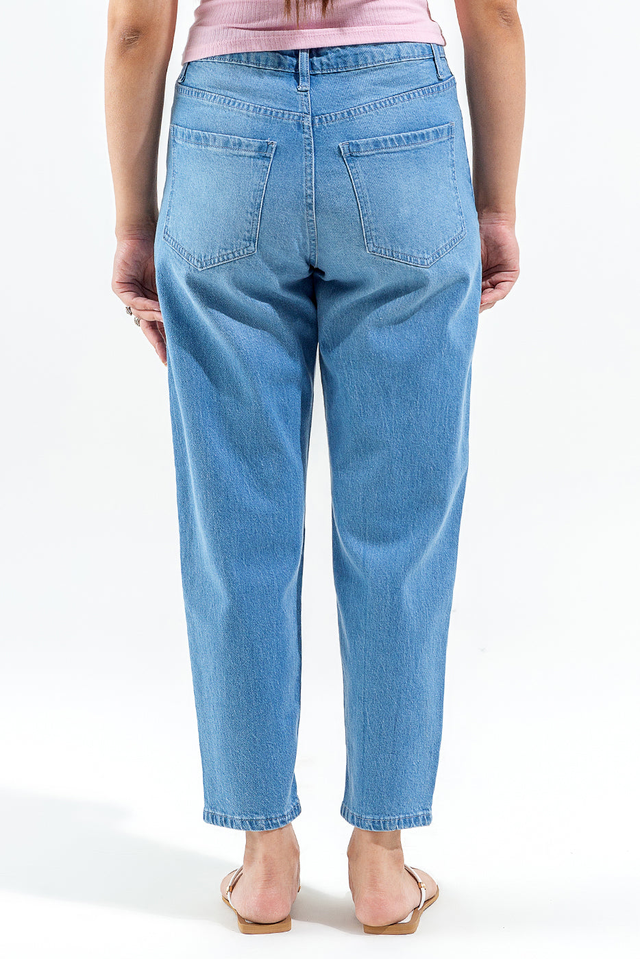 HIGH-RISE MOM JEANS