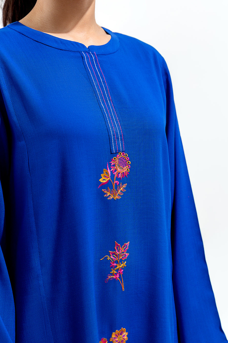 2 PIECE EMBROIDERED SLUB VISCOSE SUIT (PRET)