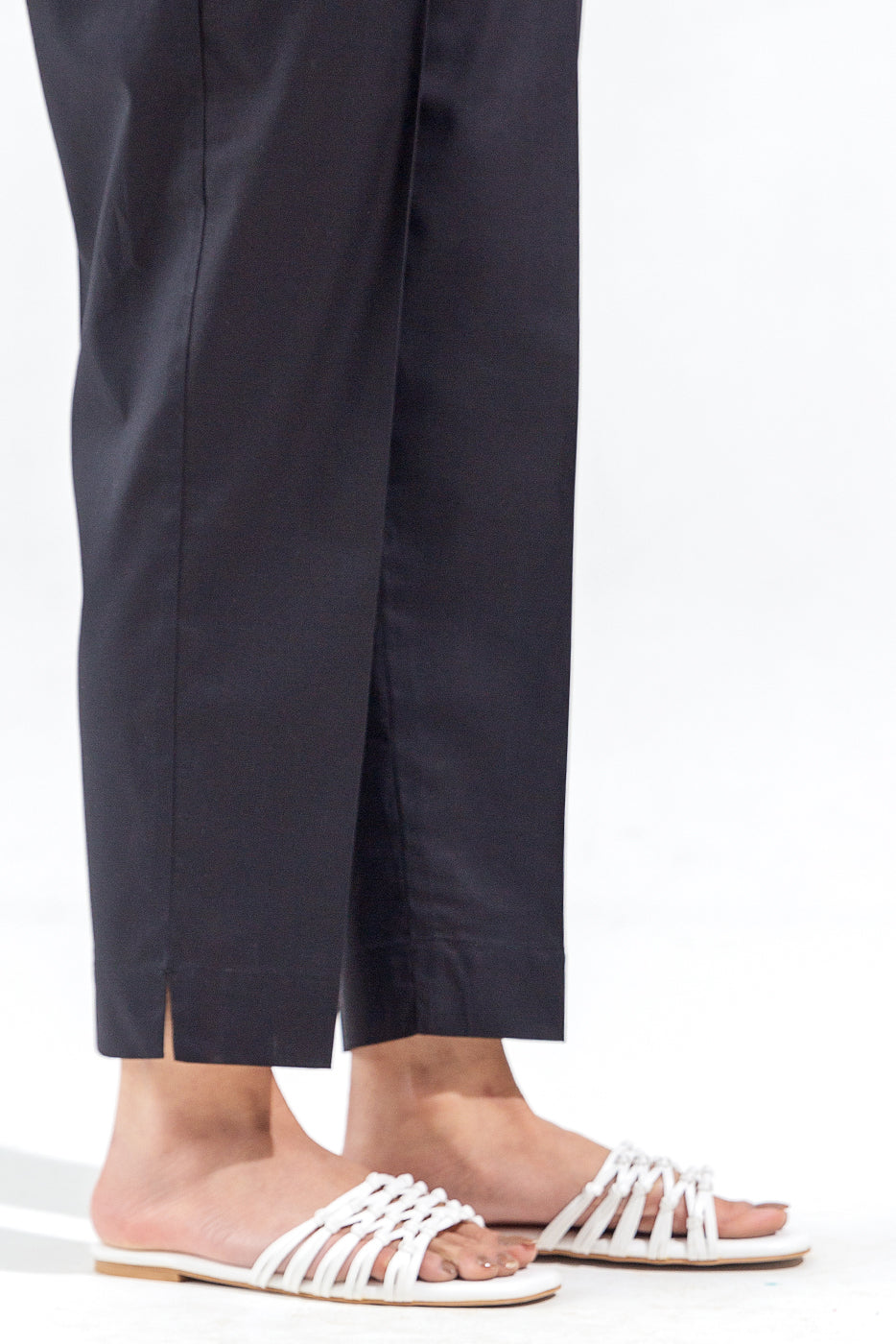 BASIC STRAIGHT PANTS