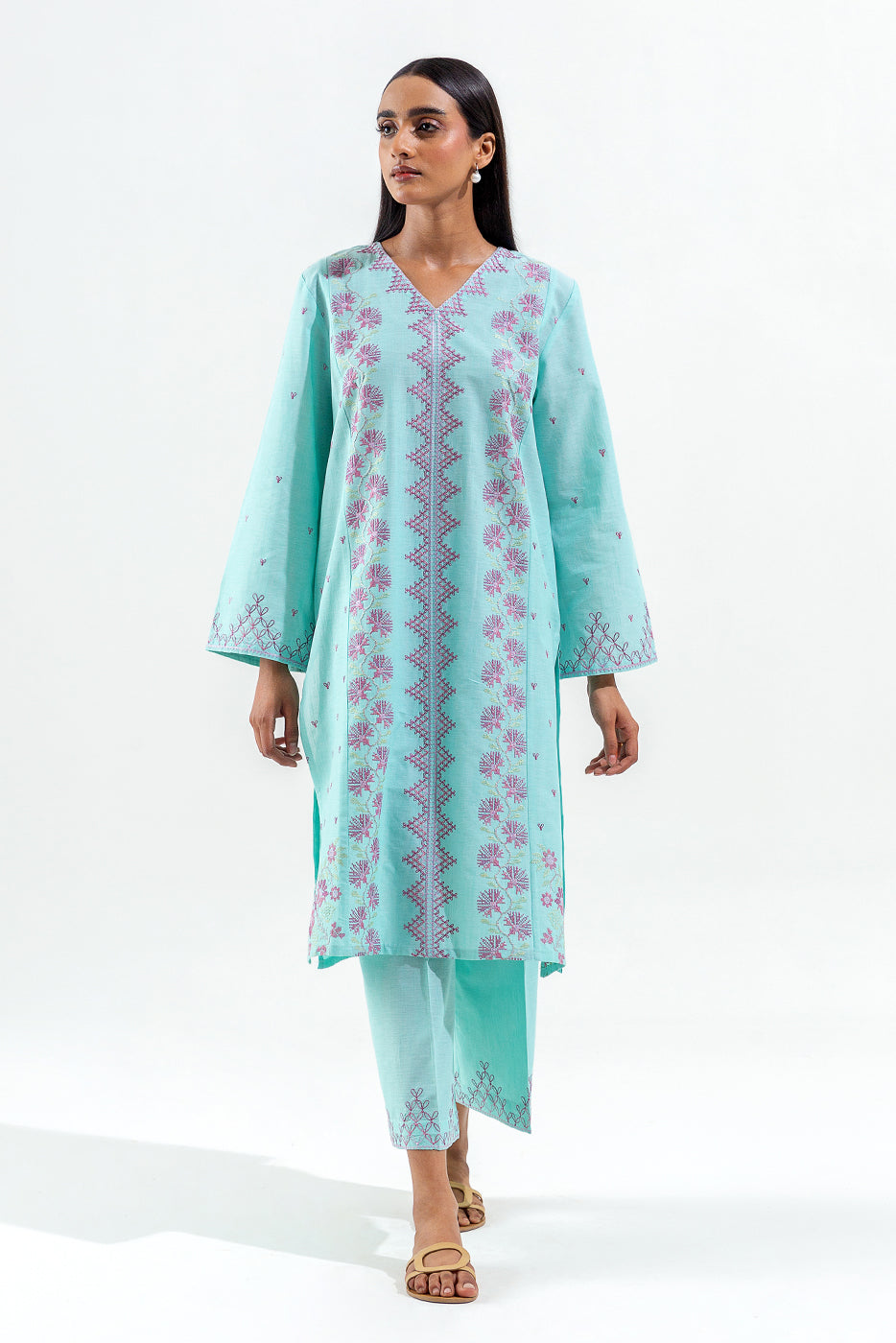 2 PIECE EMBROIDERED CHAMBREY SUIT (PRET)