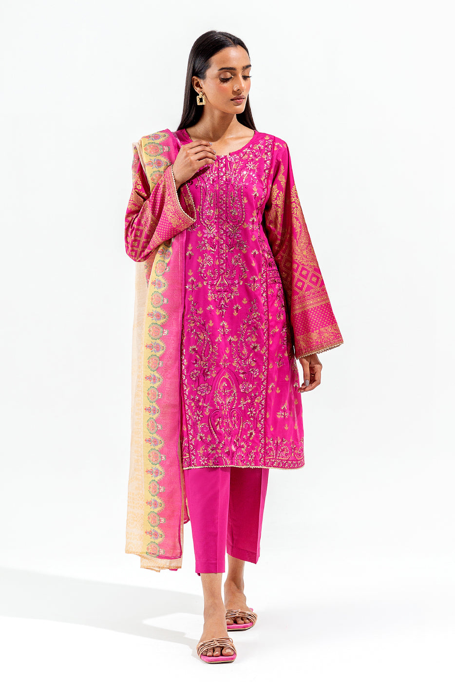 3 PIECE EMBROIDERED LAWN  SUIT (LUXURY PRET)