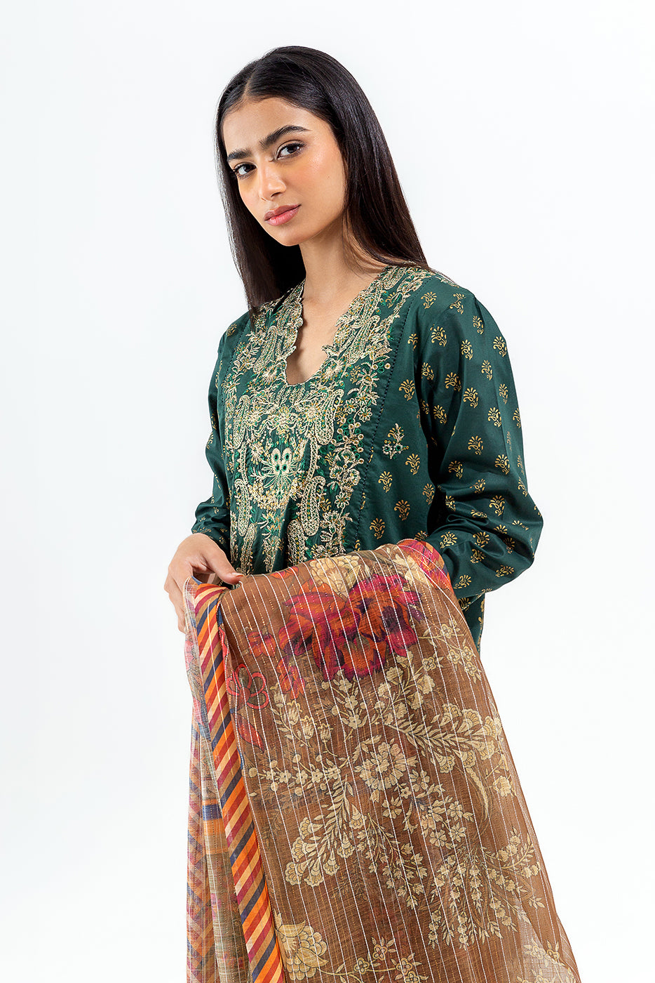 3 PIECE EMBROIDERED LAWN SUIT (LUXURY PRET)