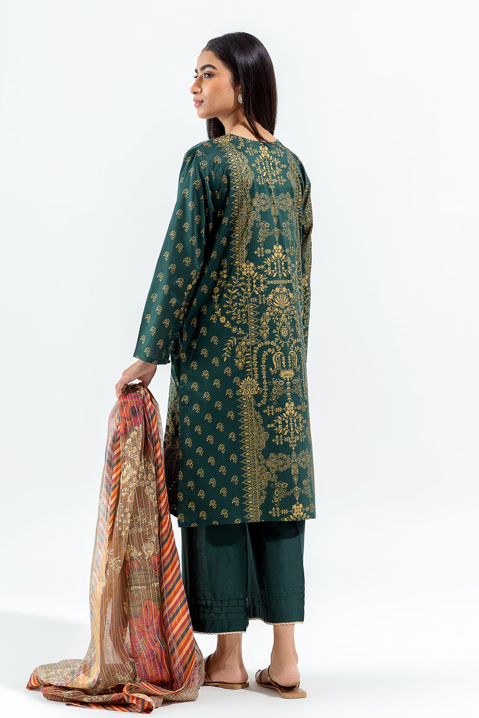 3 PIECE EMBROIDERED LAWN SUIT (LUXURY PRET)