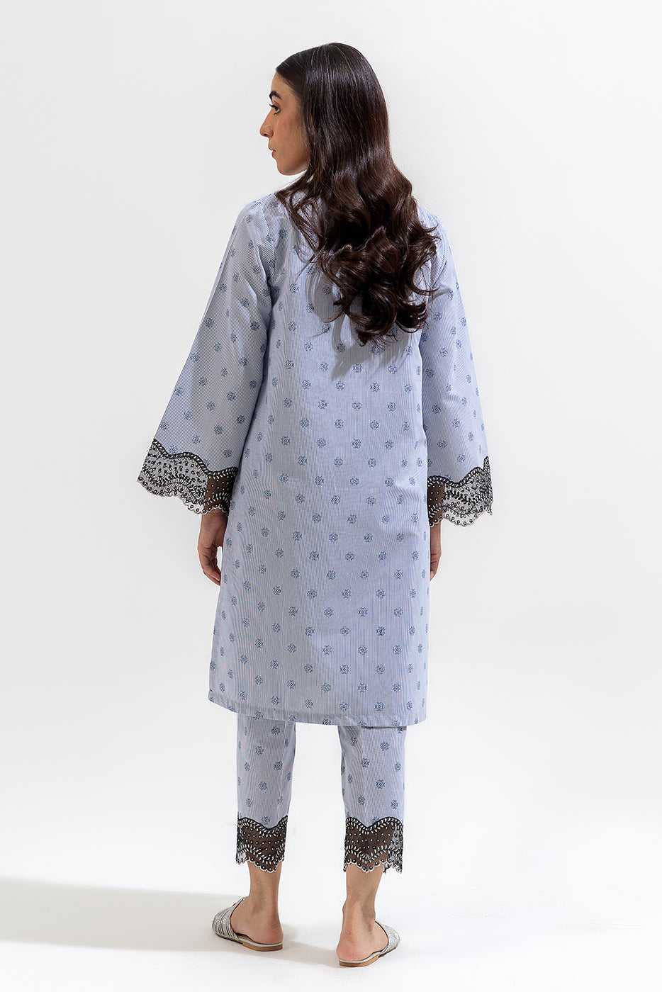 2 PIECE EMBROIDERED YARN DYED SUIT (PRET)