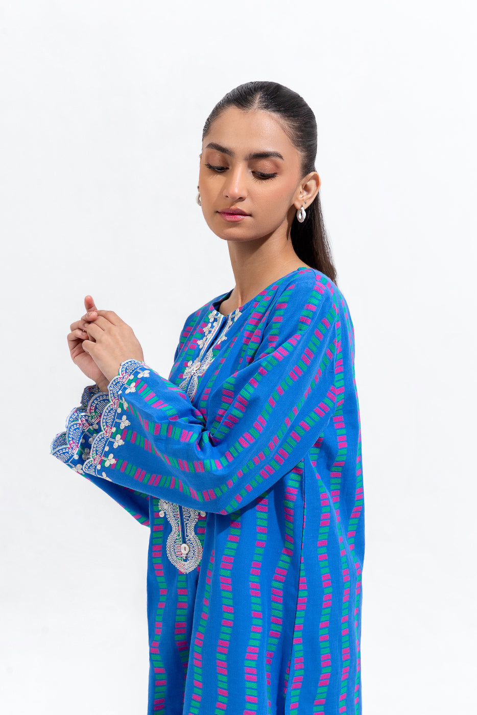 2 PIECE EMBROIDERED JACQUARD SUIT (PRET)