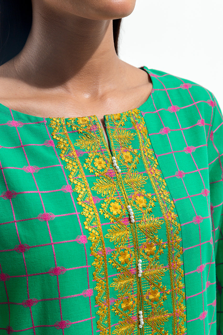 2 PIECE EMBROIDERED YARN DYED SUIT (PRET)