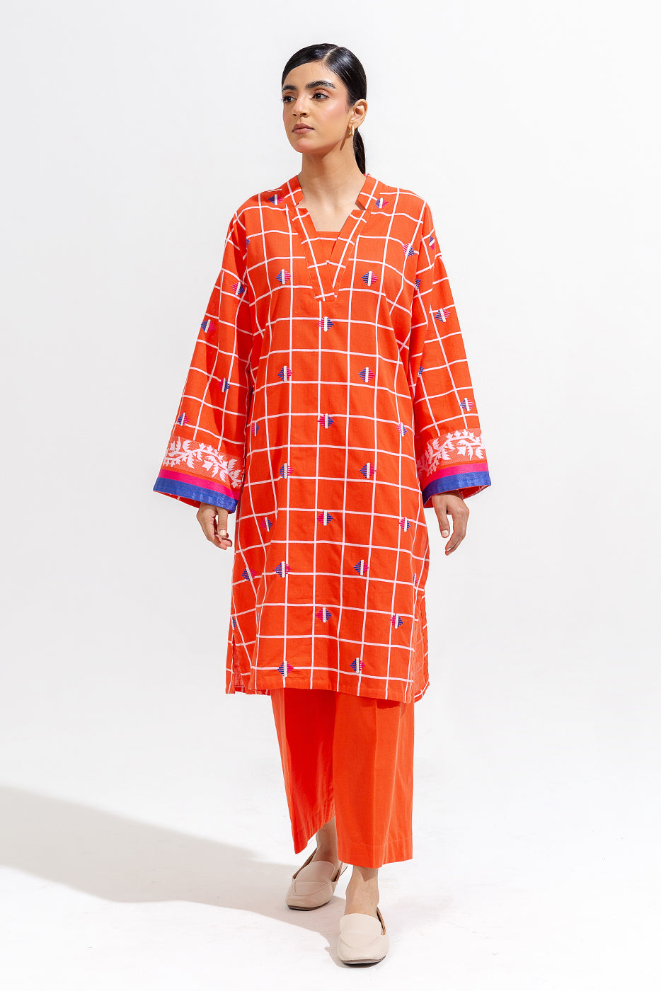 2 PIECE EMBROIDERED JACQUARD SUIT (PRET)