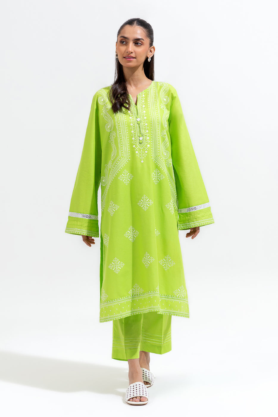 2 PIECE EMBROIDERED LAWN SUIT (PRET)