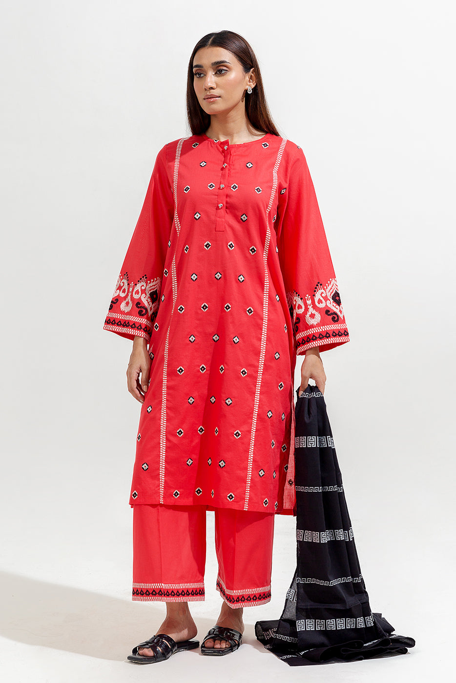 3 PIECE EMBROIDERED LAWN SUIT (PRET)