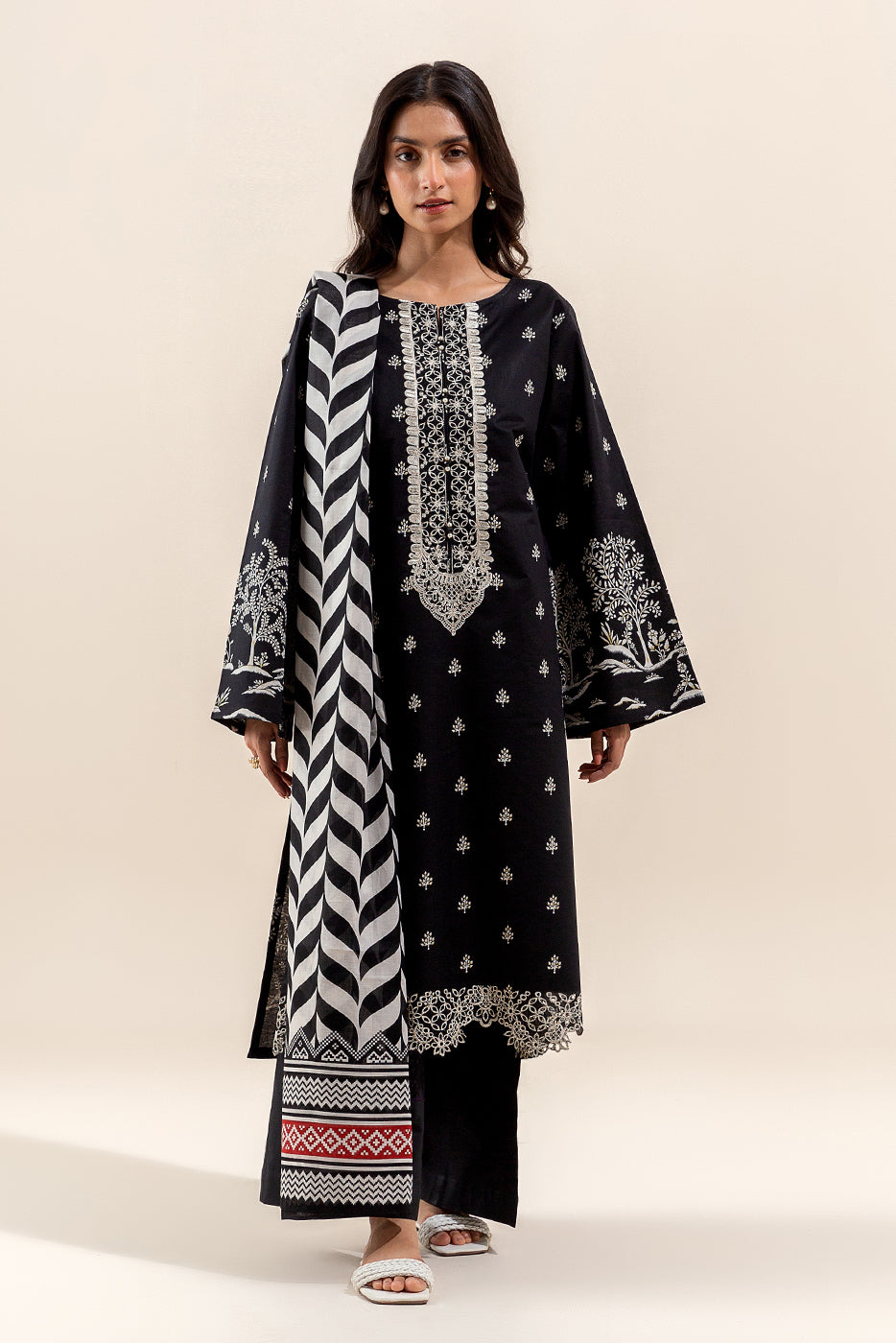 3 PIECE EMBROIDERED LAWN SUIT-SABLE SHINE (UNSTITCHED)