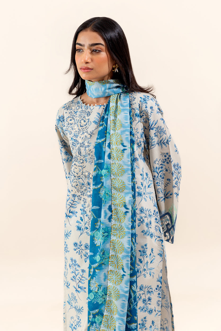3 PIECE EMBROIDERED LAWN SUIT-BLUE FROST (UNSTITCHED)
