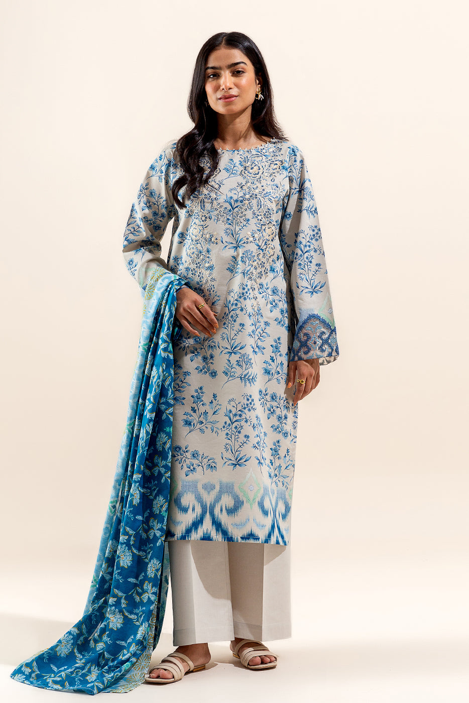 3 PIECE EMBROIDERED LAWN SUIT-BLUE FROST (UNSTITCHED)