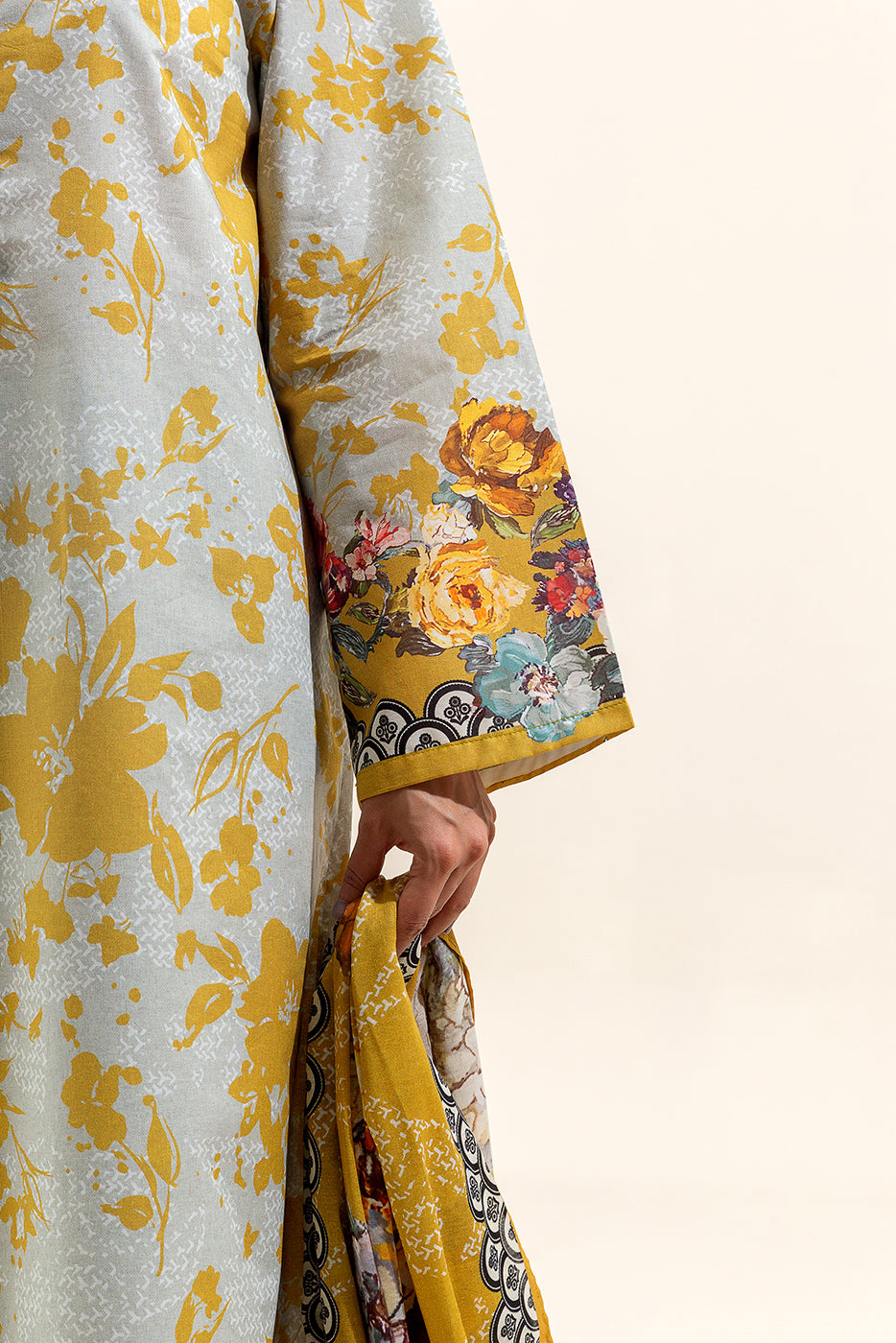 3 PIECE PRINTED LAWN SUIT-CANARY BLOOM (UNSTITCHED)
