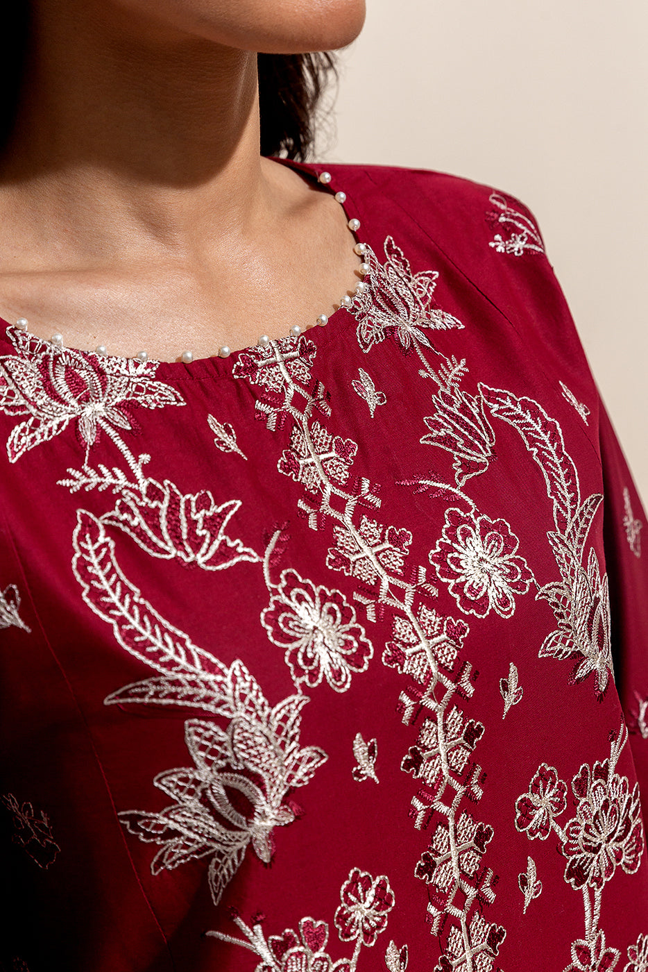 3 PIECE EMBROIDERED LAWN SUIT-GARNET MUSE (UNSTITCHED)