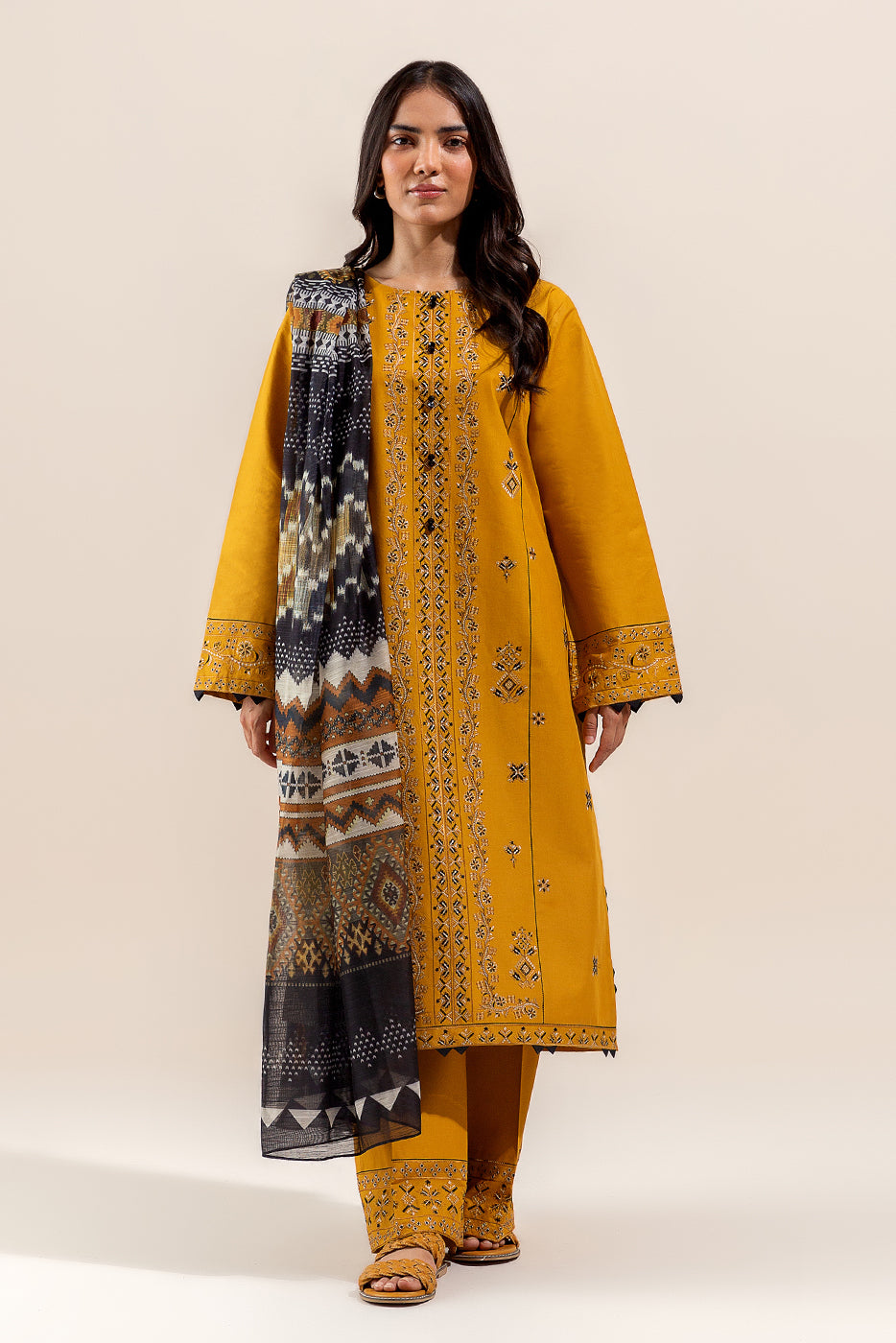 3 PIECE EMBROIDERED LAWN SUIT-MOHAGNY PITCH (UNSTITCHED)