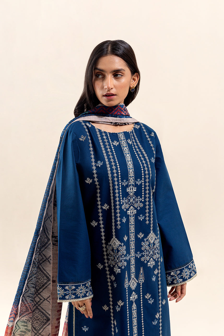 3 PIECE EMBROIDERED LAWN SUIT-ORIENTAL AZURE (UNSTITCHED)