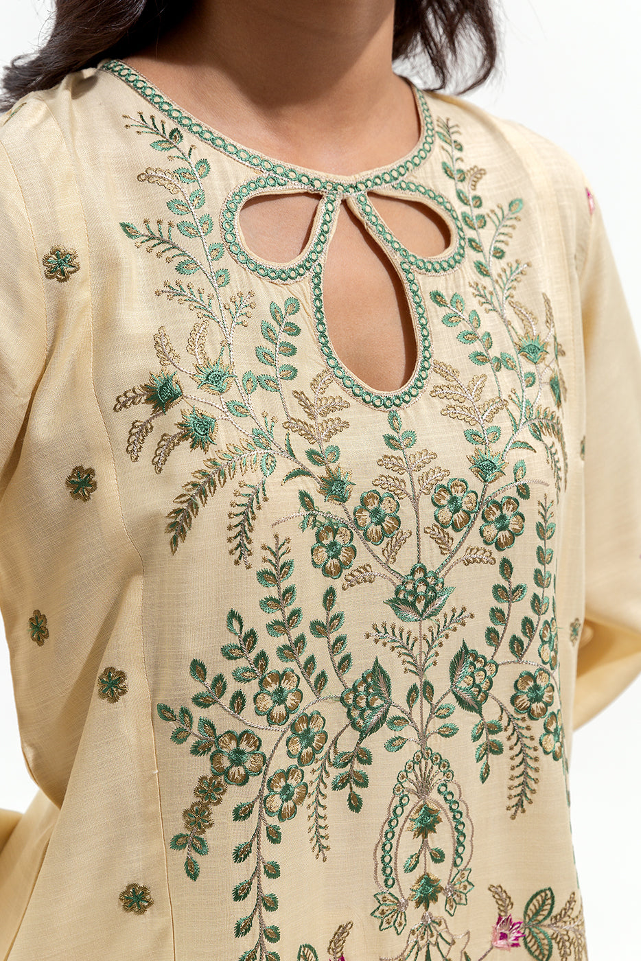 2 PIECE EMBROIDERED VISCOSE SUIT (PRET)