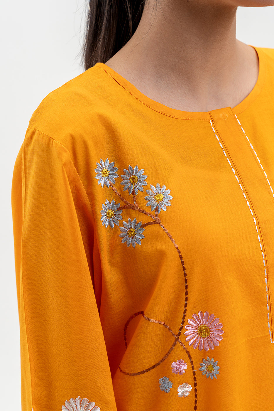 EMBROIDERED LAWN TOP (PRET)