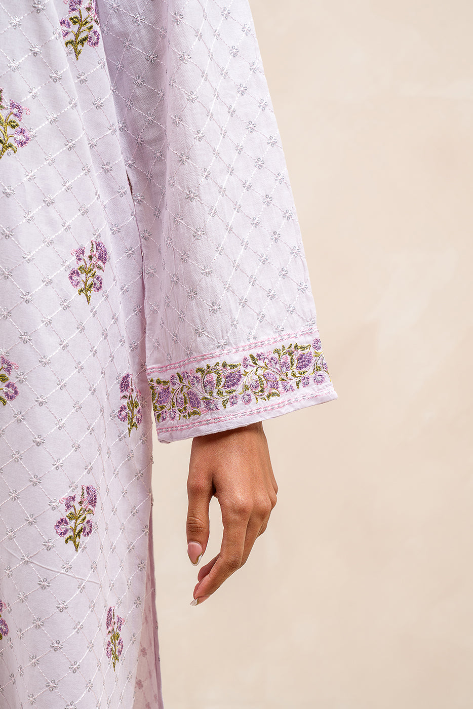 2 PIECE EMBROIDERED LAWN SUIT (LUXURY-PRET)