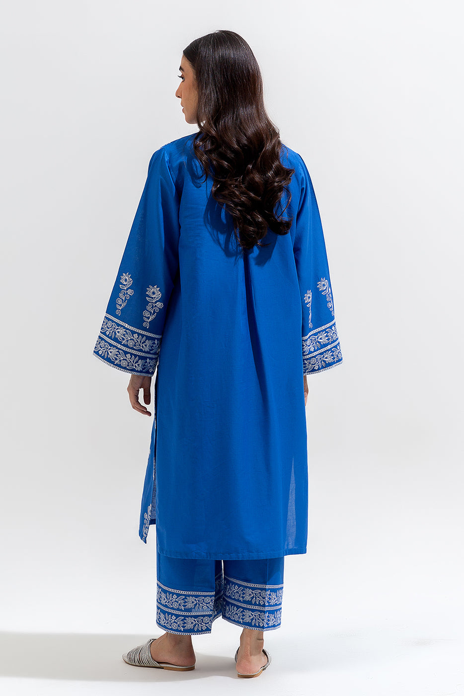 2 PIECE EMBROIDERED LAWN SUIT (PRET)