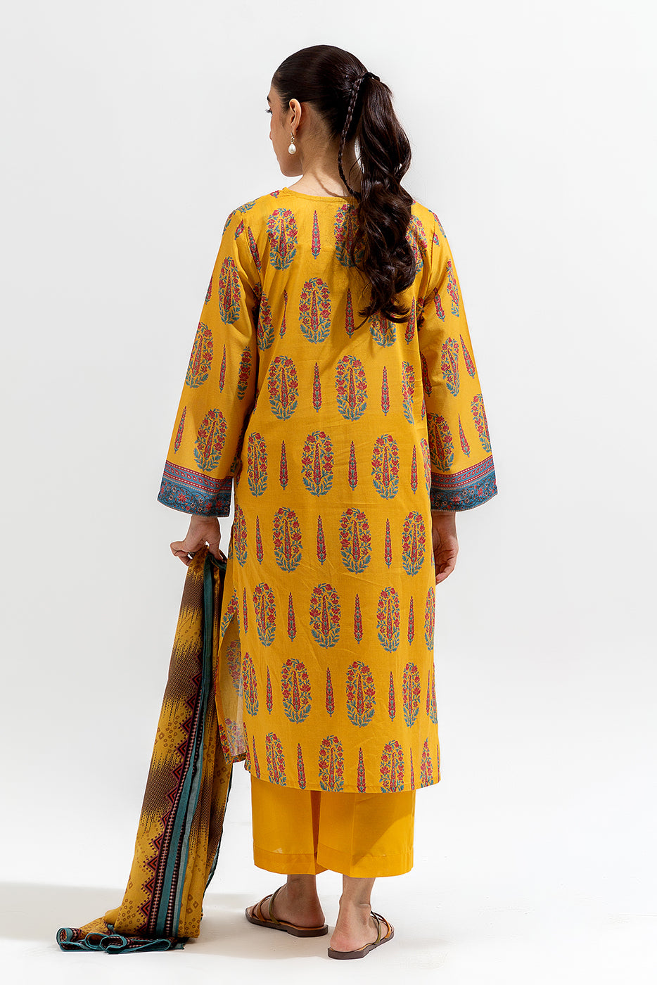 3 PIECE PRINTED LAWN SUIT (PRET)