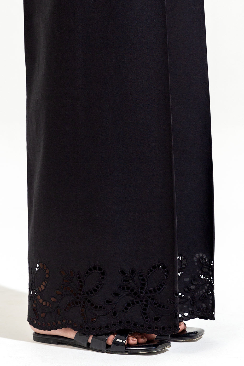 EMBROIDERED SLACK PANTS