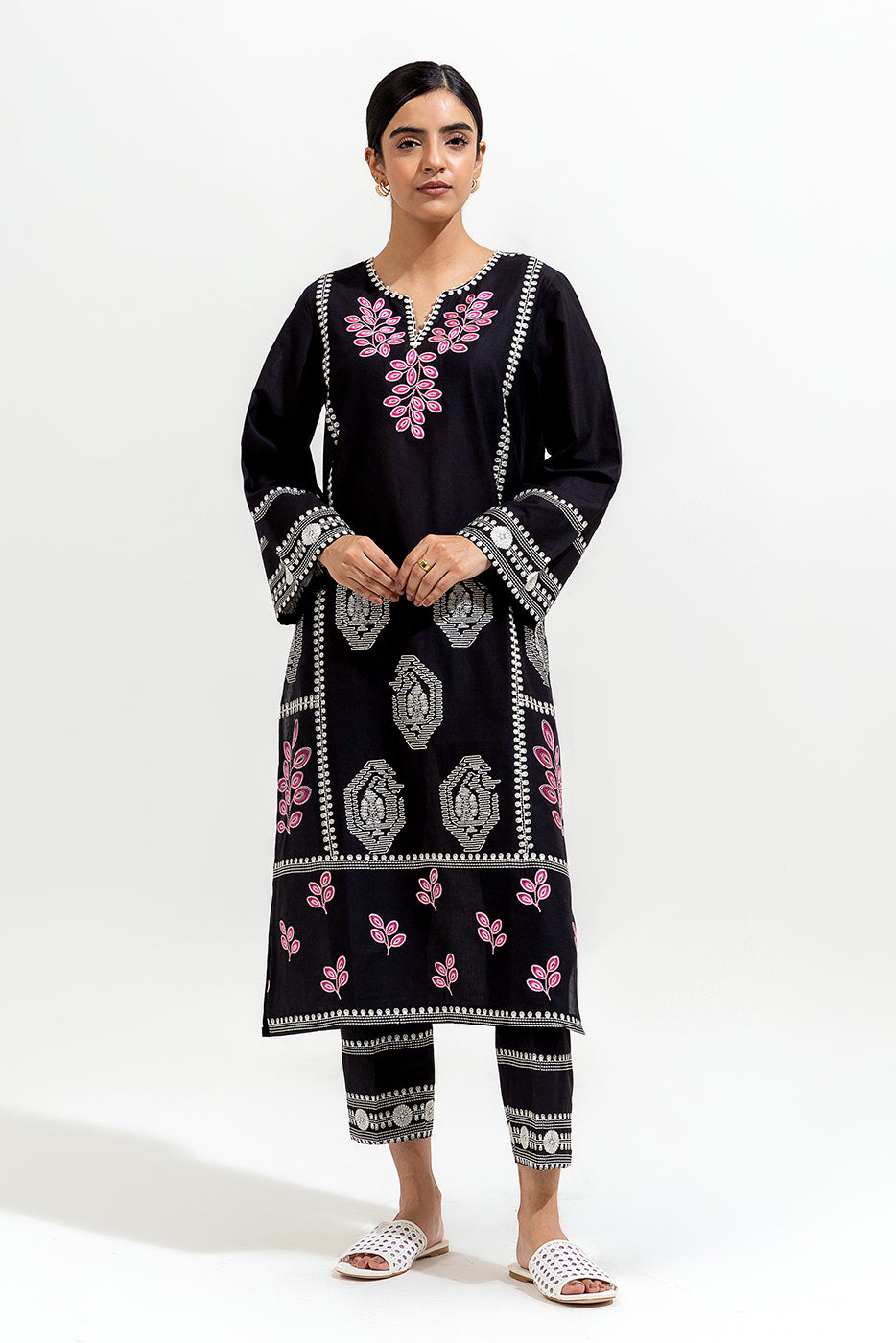 2 PIECE EMBROIDERED LAWN SUIT (PRET)