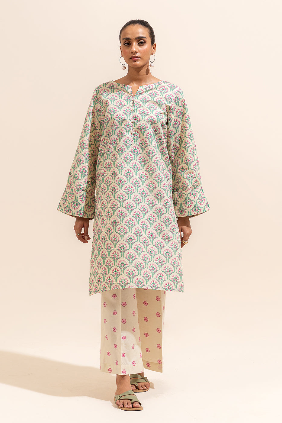 2 PIECE PRINTED LAWN SUIT-WHITE FOLIATE (UNSTITCHED)