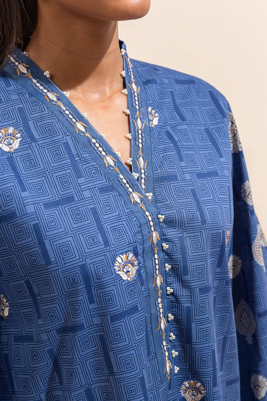 3 PIECE EMBROIDERED LAWN SUIT-SAPPHIRE BLUE (UNSTITCHED)