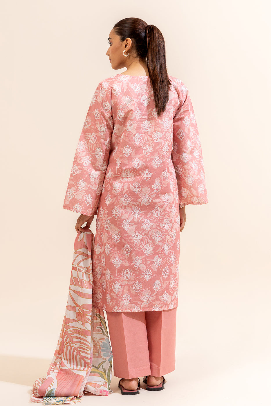 3 PIECE PRINTED LAWN SUIT-BLUSH BLOSSOM (UNSTITCHED)