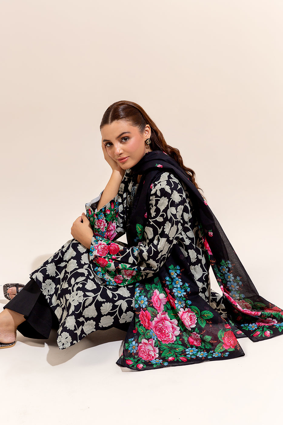 3 PIECE PRINTED LAWN SUIT-RAVEN BLOOM (UNSTITCHED)