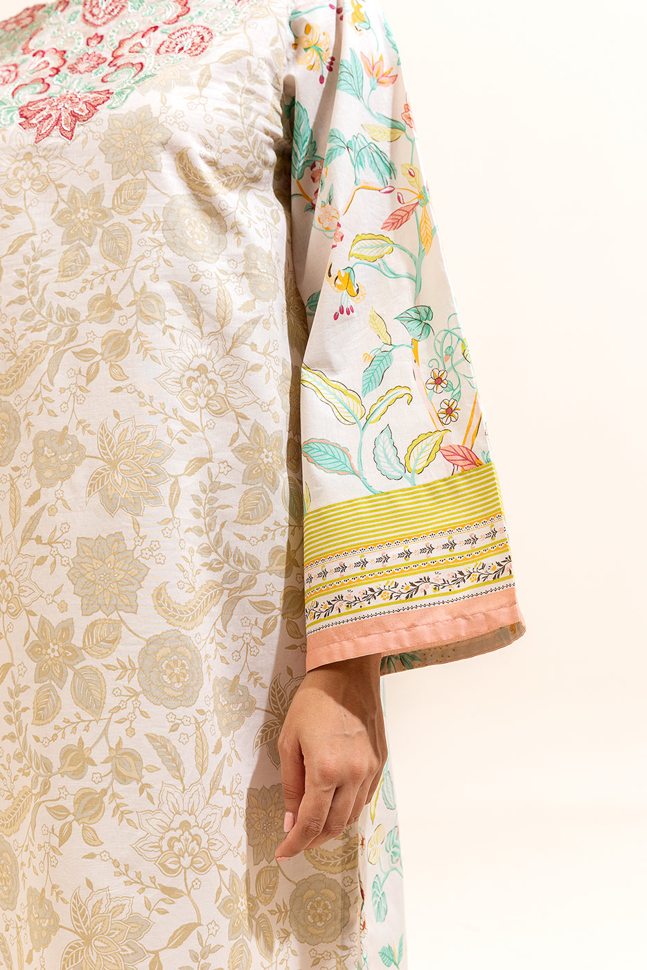 3 PIECE EMBROIDERED LAWN SUIT-BEIGE TAPESTRY (UNSTITCHED)