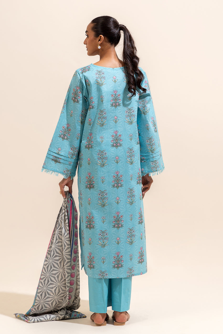 3 PIECE EMBROIDERED LAWN SUIT-CYAN WHISPER (UNSTITCHED)