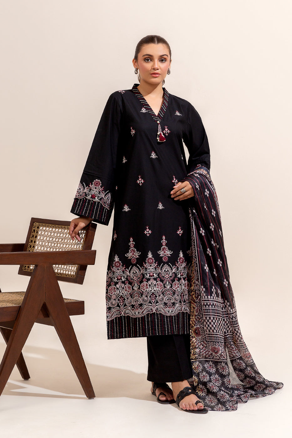 3 PIECE EMBROIDERED LAWN SUIT-PITCH VERVE (UNSTITCHED)