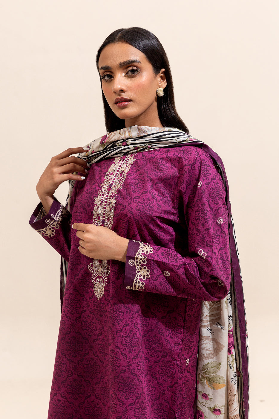 3 PIECE EMBROIDERED LAWN SUIT-MAGENTA VERVE ( UNSTITCHED)