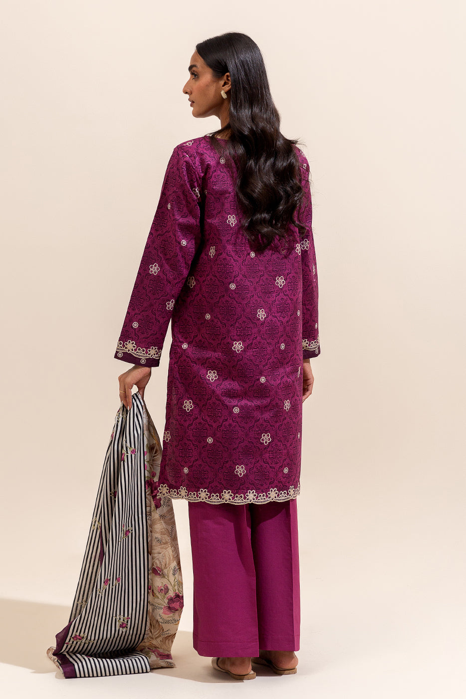 3 PIECE EMBROIDERED LAWN SUIT-MAGENTA VERVE ( UNSTITCHED)