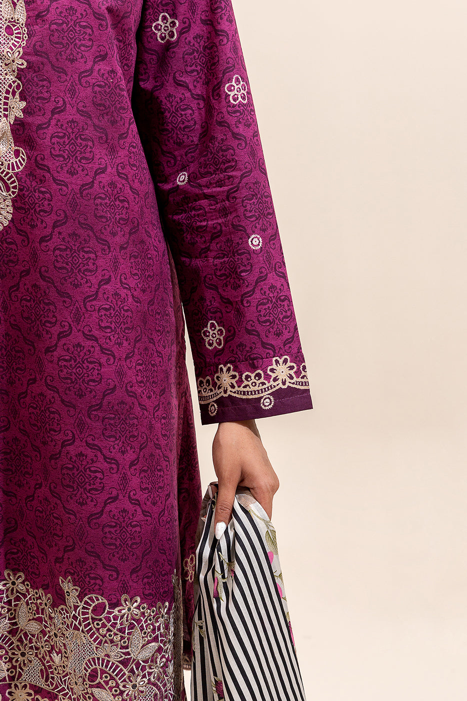 3 PIECE EMBROIDERED LAWN SUIT-MAGENTA VERVE ( UNSTITCHED)