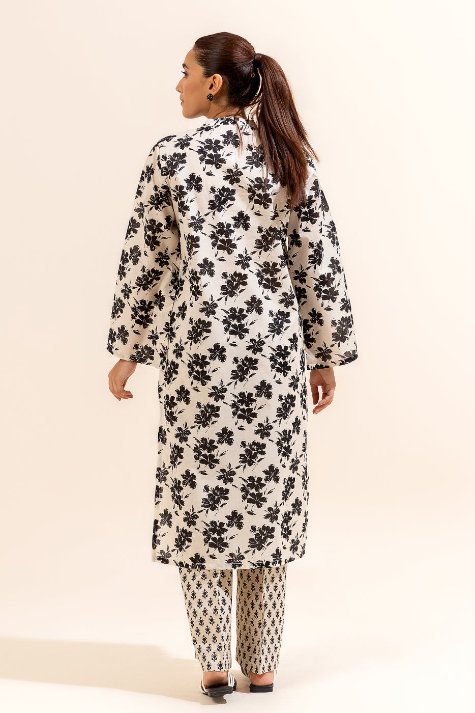 2 PIECE PRINTED LAWN SUIT-PORCELAIN SHADOW (UNSTITCHED)