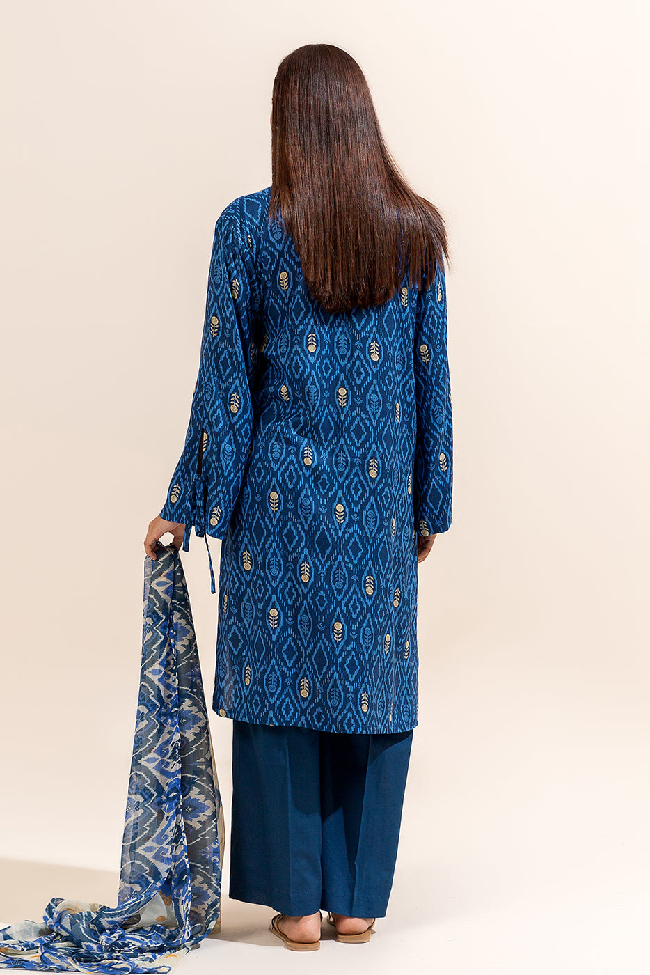 2 PIECE PRINTED LAWN SUIT-AZURE TALE (UNSTITCHED)