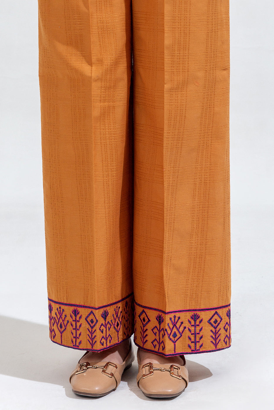 2 PIECE EMBROIDERED JACQUARD SUIT (PRET)