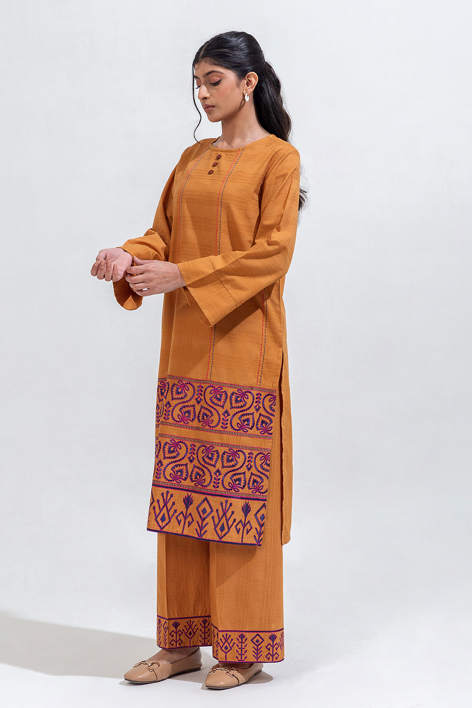 2 PIECE EMBROIDERED JACQUARD SUIT (PRET)