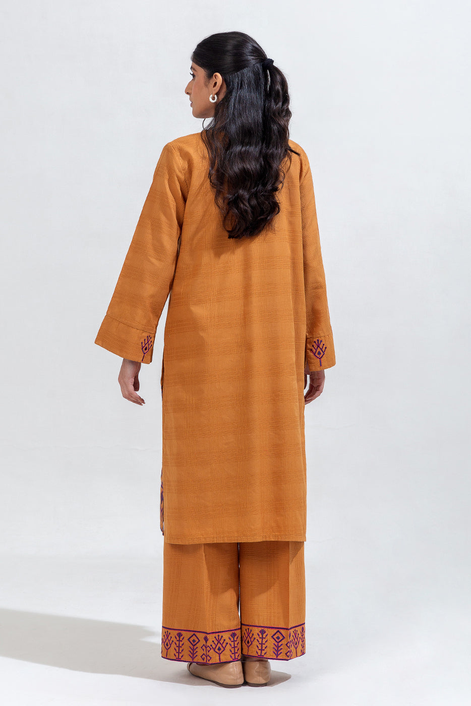 2 PIECE EMBROIDERED JACQUARD SUIT (PRET)