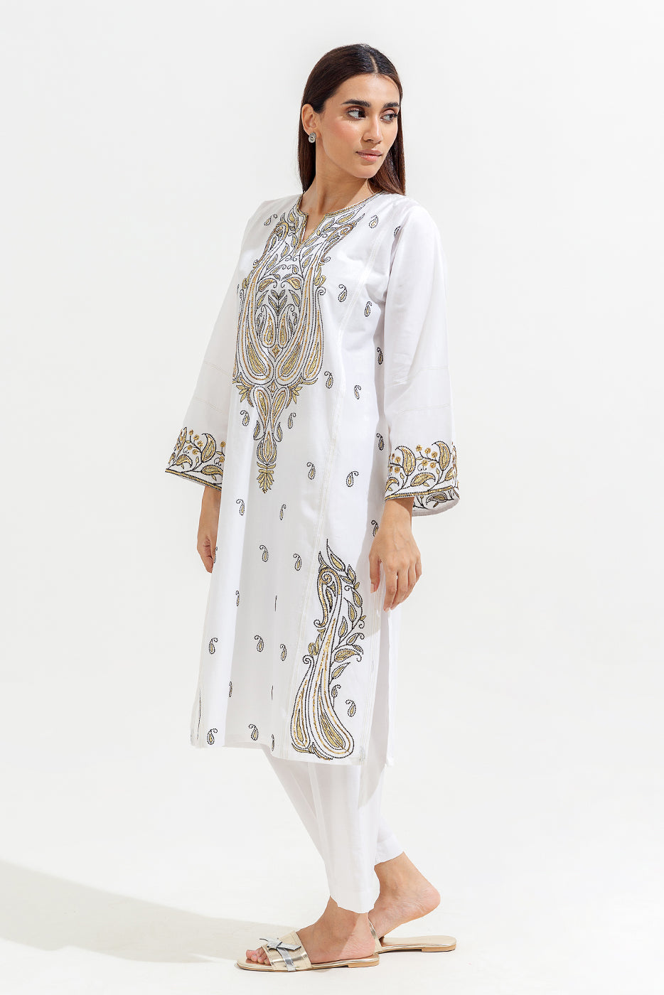 2 PIECE EMBROIDERED LAWN SUIT (PRET)