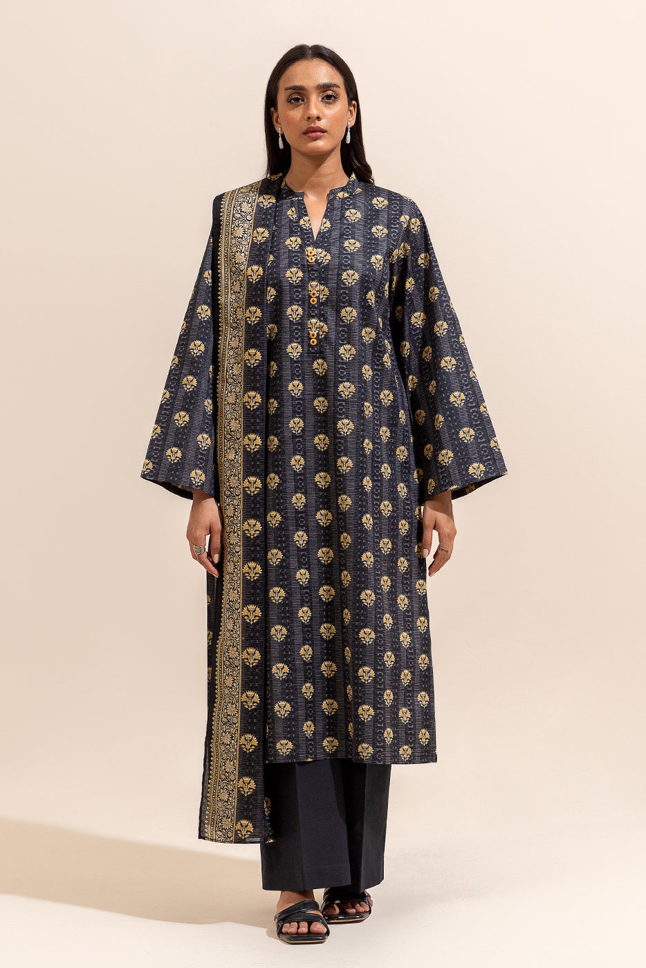 3 PIECE PRINTED LAWN SUIT-BLACK FLAIR (UNSTITCHED)