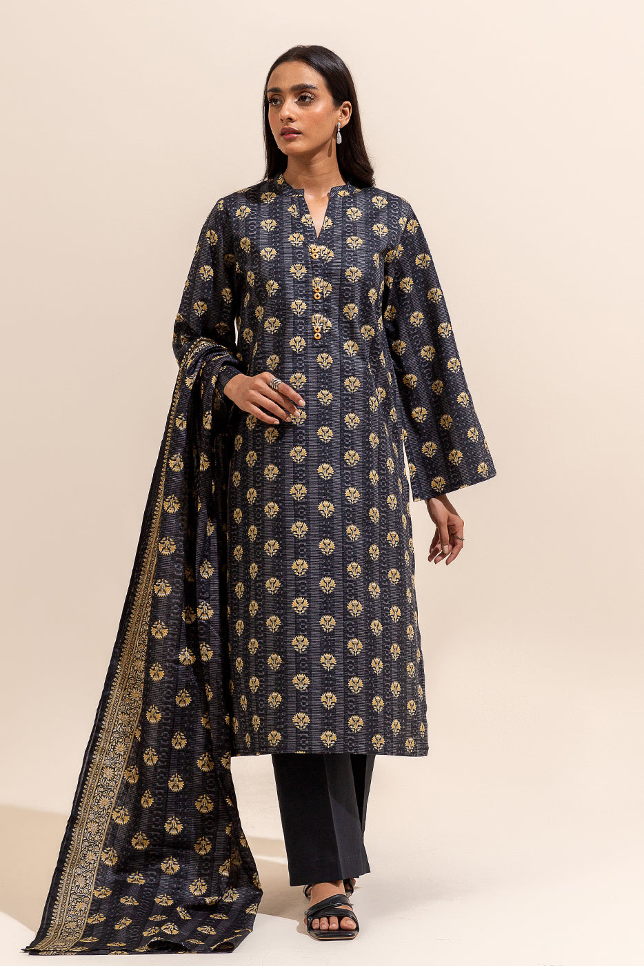 3 PIECE PRINTED LAWN SUIT-BLACK FLAIR (UNSTITCHED)