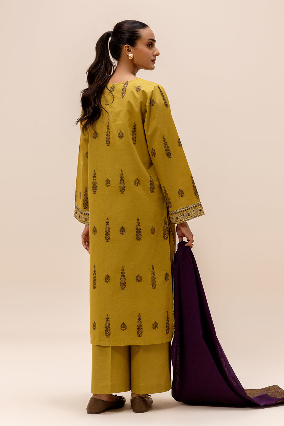 3 PIECE EMBROIDERED JACQUARD SUIT-MOHAGNY PITCH (UNSTITCHED)