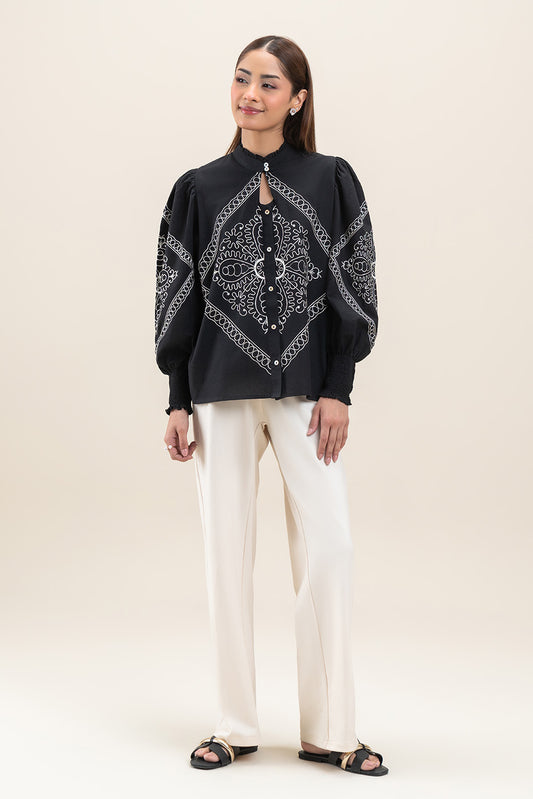 EMBROIDERED KEYHOLE BLOUSE