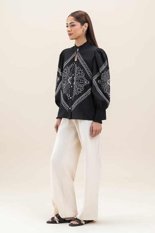 EMBROIDERED KEYHOLE BLOUSE