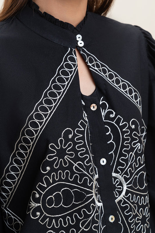 EMBROIDERED KEYHOLE BLOUSE